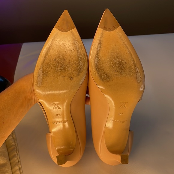 Authentic Louis Vuitton Signature Pump-purchased Spring ‘22, currently Sold Out! - Picture 11 of 17